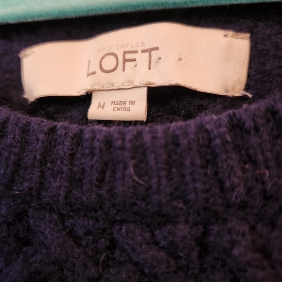 Ann Taylor Loft Navy Blue Cable Knit Sweater - Medium Fisherman Weave - Picture 4 of 7